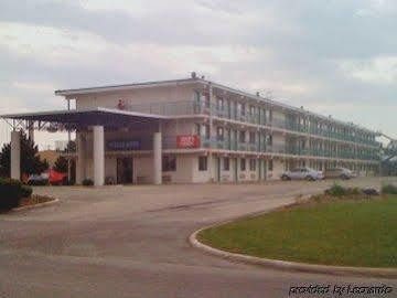 Red Roof Inn Bourbonnais Exterior photo